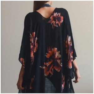 ☀️LAST1️⃣//BLACK FLORAL KIMONO